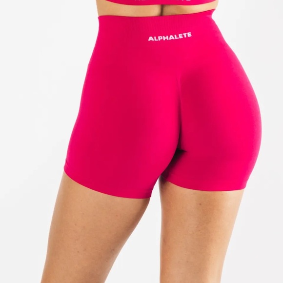 Alphalete Pants - ALPHALETE AMPLIFY SHORTS